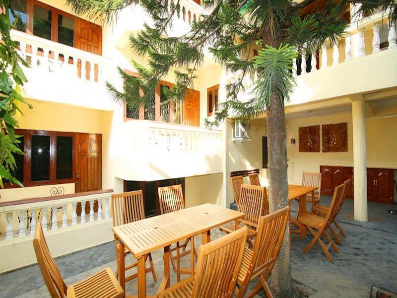 Hundred Moon Hotel Yangon Ngoại thất bức ảnh
