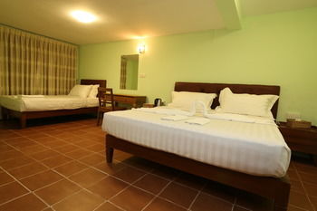 Hundred Moon Hotel Yangon Ngoại thất bức ảnh