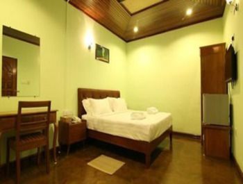 Hundred Moon Hotel Yangon Ngoại thất bức ảnh